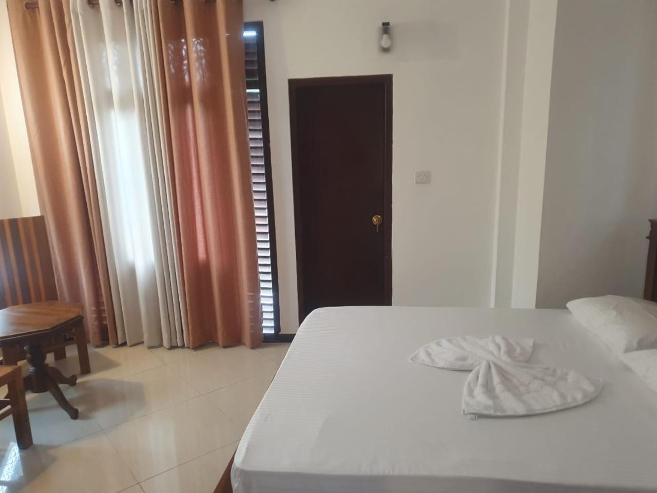 Ravi Place Unawatuna Extérieur photo