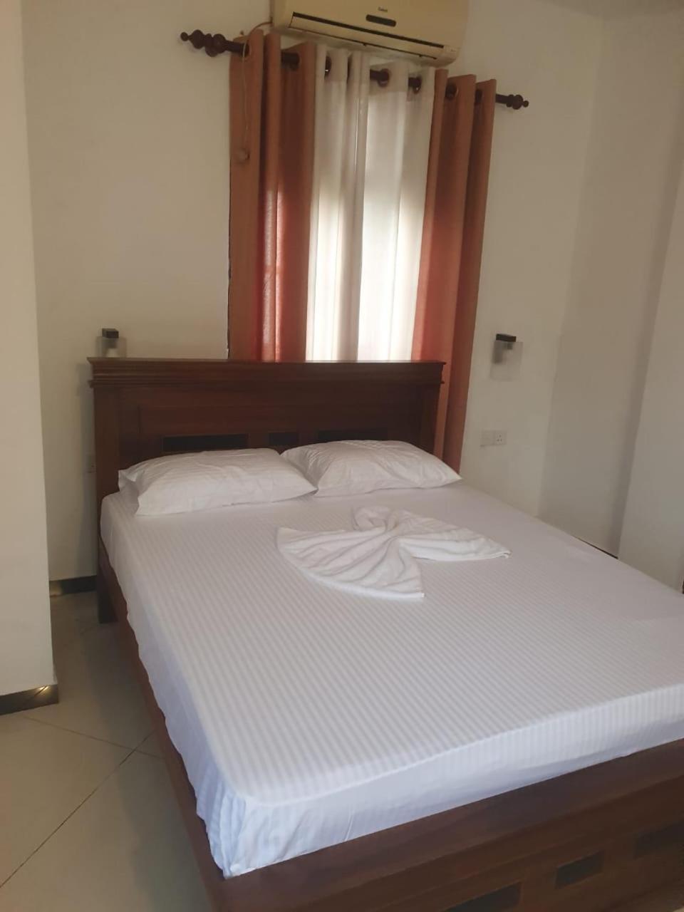 Ravi Place Unawatuna Extérieur photo